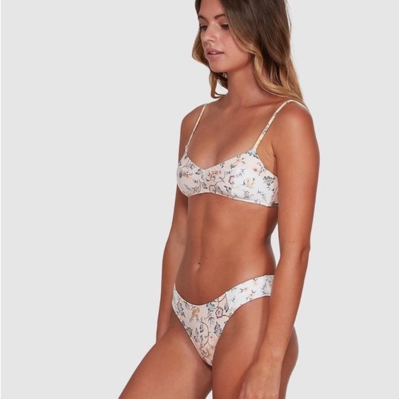 Billabong 🌸 Ditsy Floral Bralette Bikini Top ☀️💕🌴